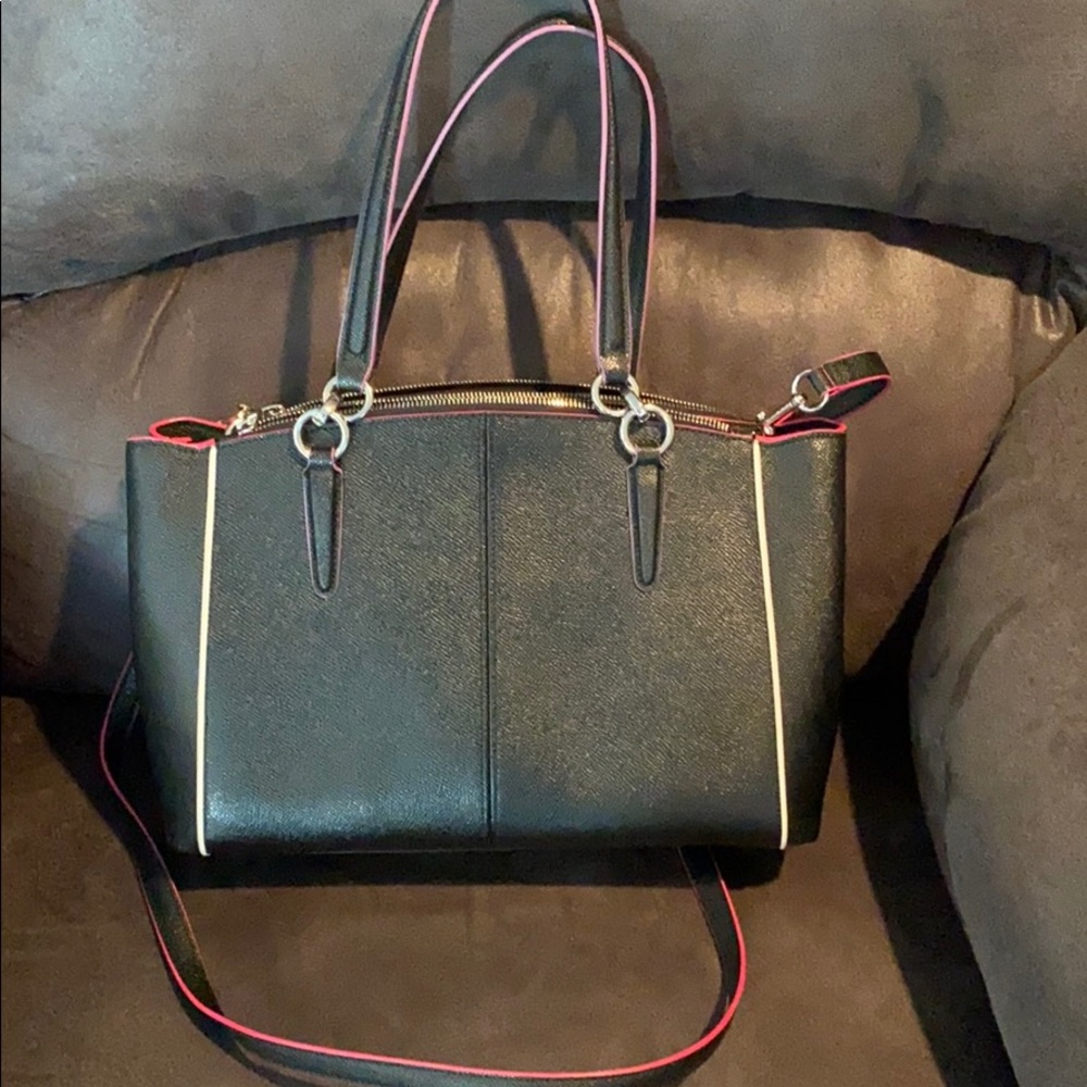 Coach purse - Picture 2 of 7